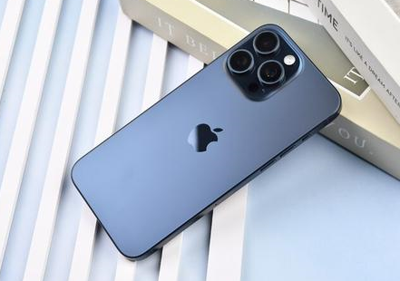 西陵苹果维修点分享iPhone 15 Pro Max屏幕更换全新实操风险 